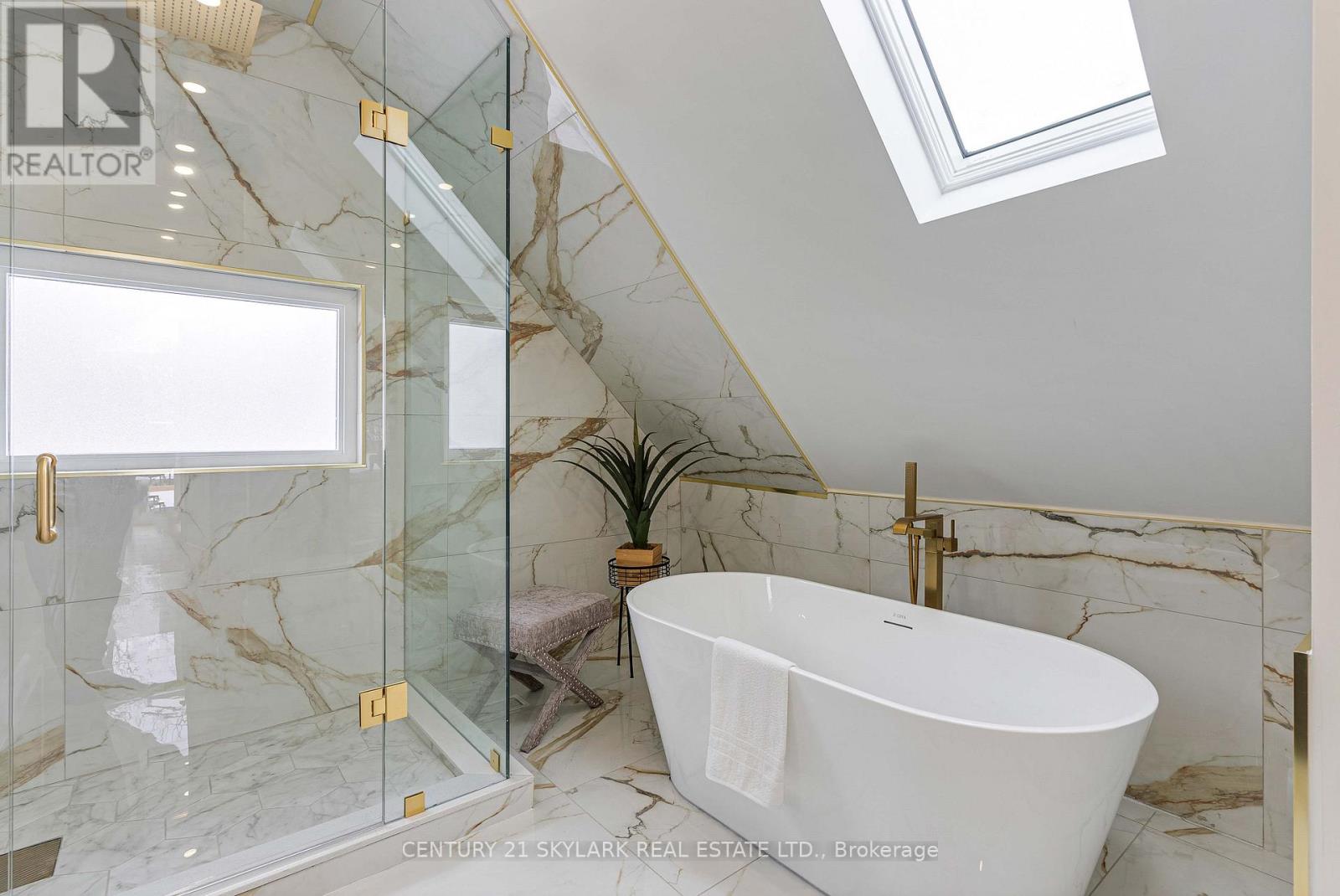208 Gainsborough Road, Toronto, ON photo 27
