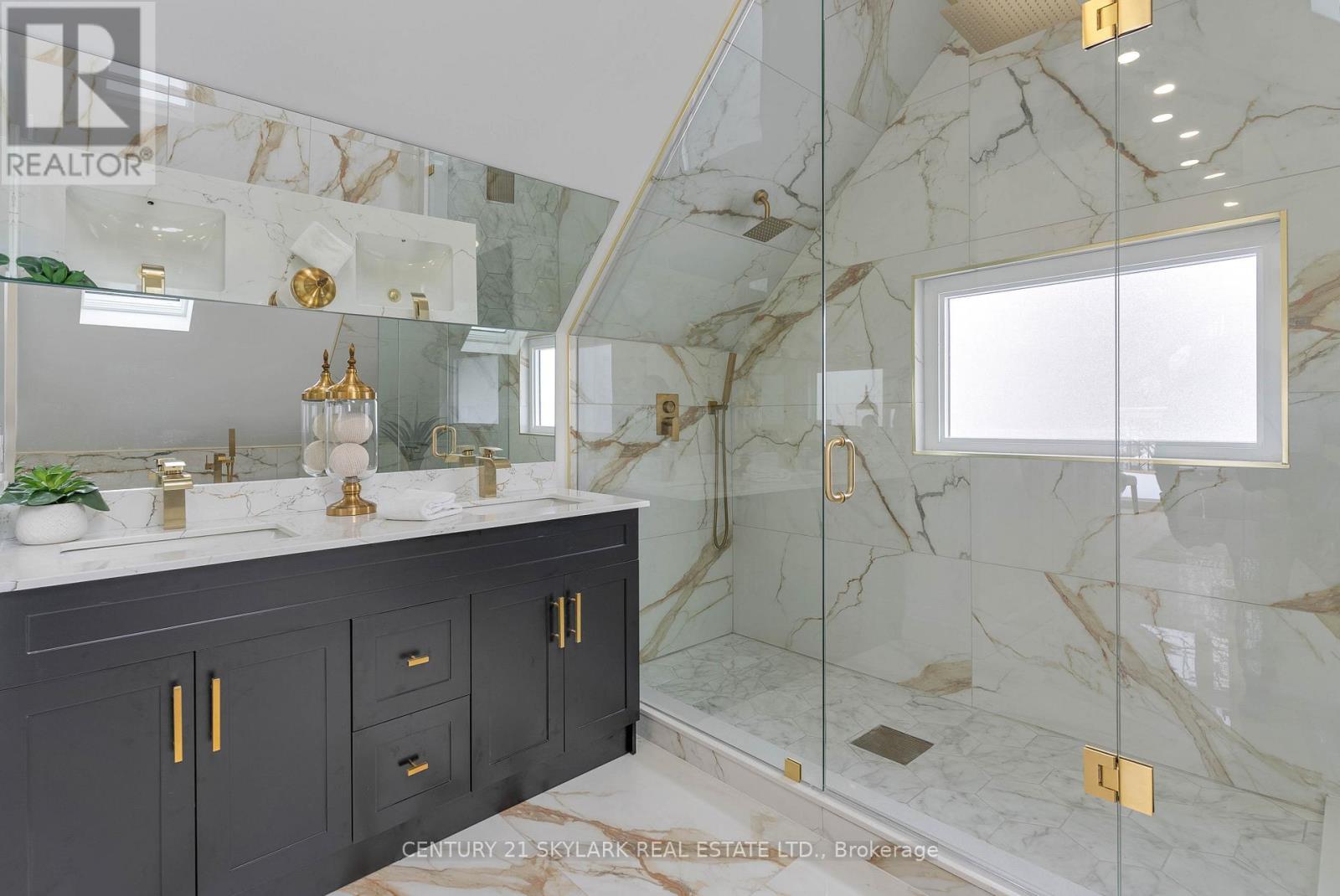 208 Gainsborough Road, Toronto, ON photo 28