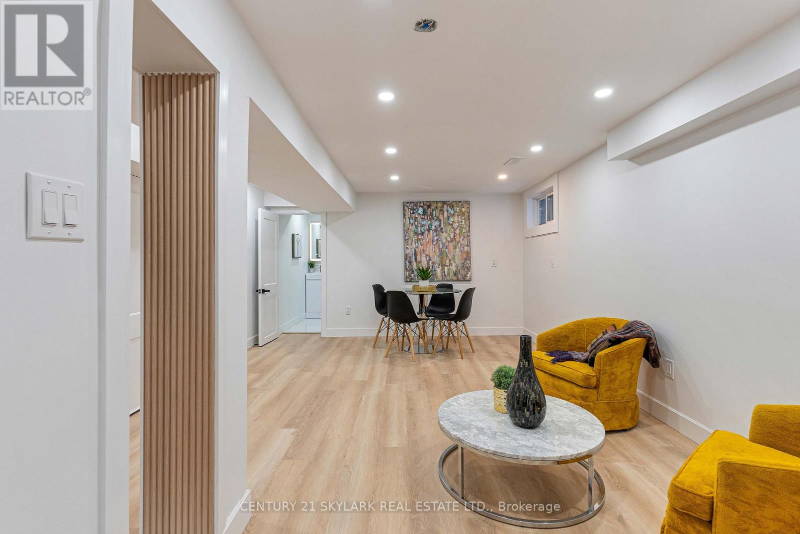 208 Gainsborough Road, Toronto, ON photo 38