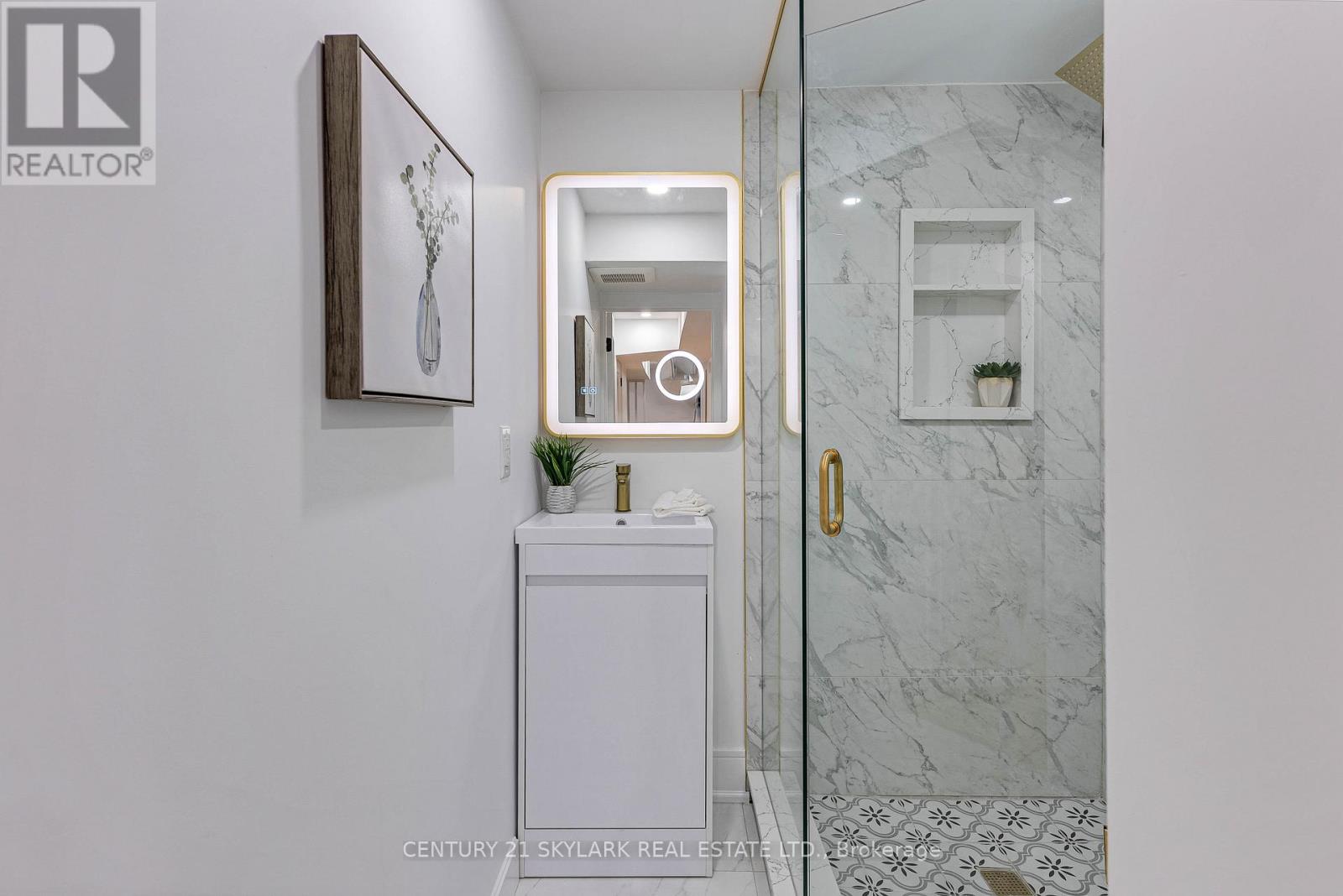 208 Gainsborough Road, Toronto, ON photo 40