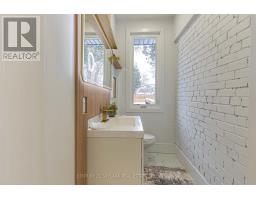 208 Gainsborough Road, Toronto, ON M4L3C6 Photo 14