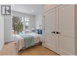 208 Gainsborough Road, Toronto, ON M4L3C6 Photo 22