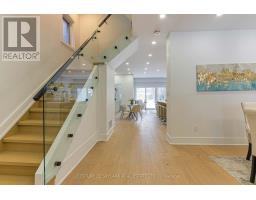 Bedroom - 208 Gainsborough Road, Toronto, ON M4L3C6 Photo 6