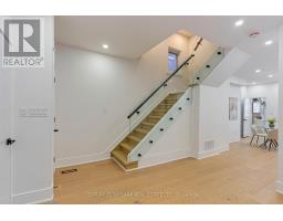 Bedroom - 208 Gainsborough Road, Toronto, ON M4L3C6 Photo 7