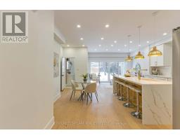 Bedroom - 208 Gainsborough Road, Toronto, ON M4L3C6 Photo 8