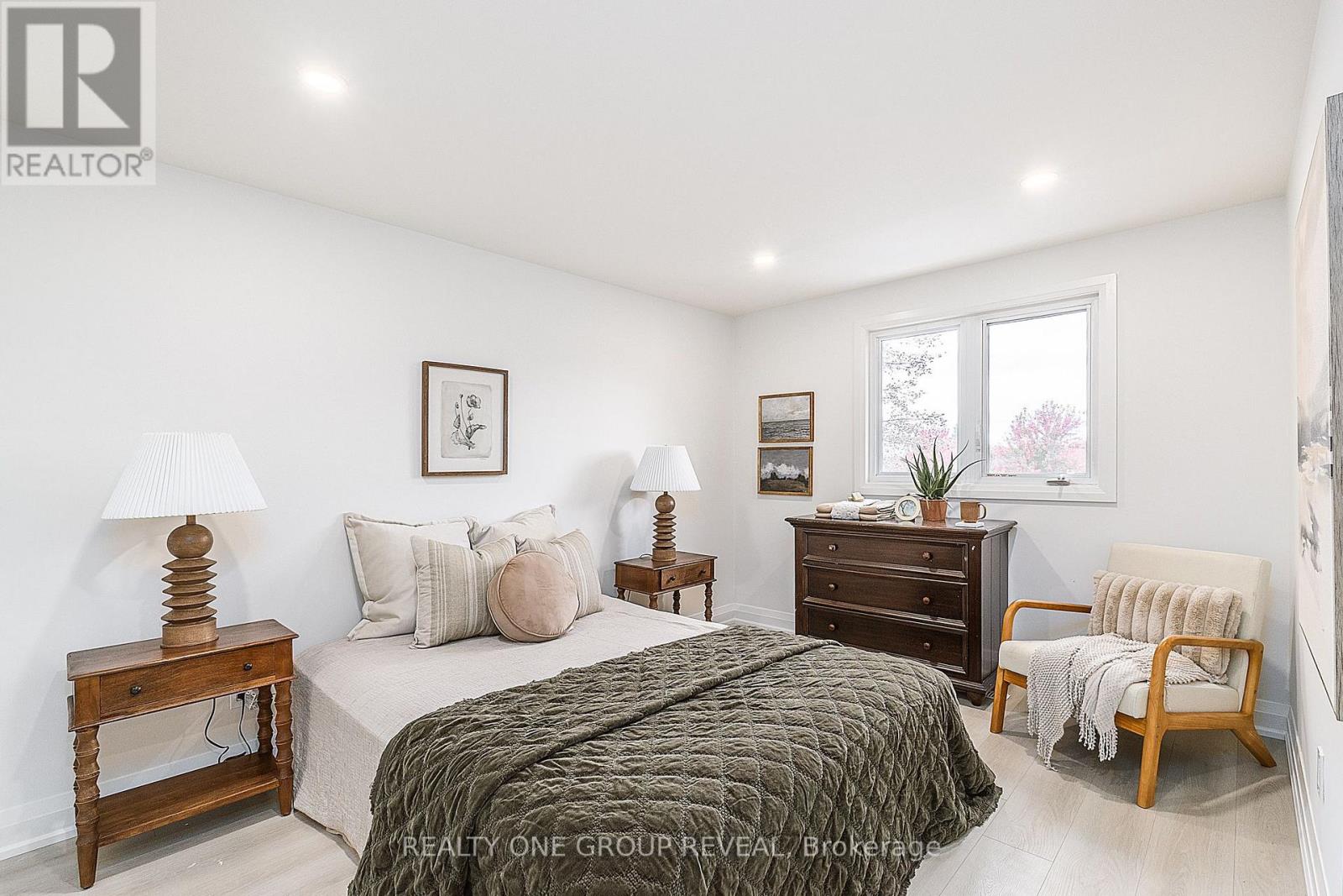 938 Harding Street, Whitby, ON photo 11