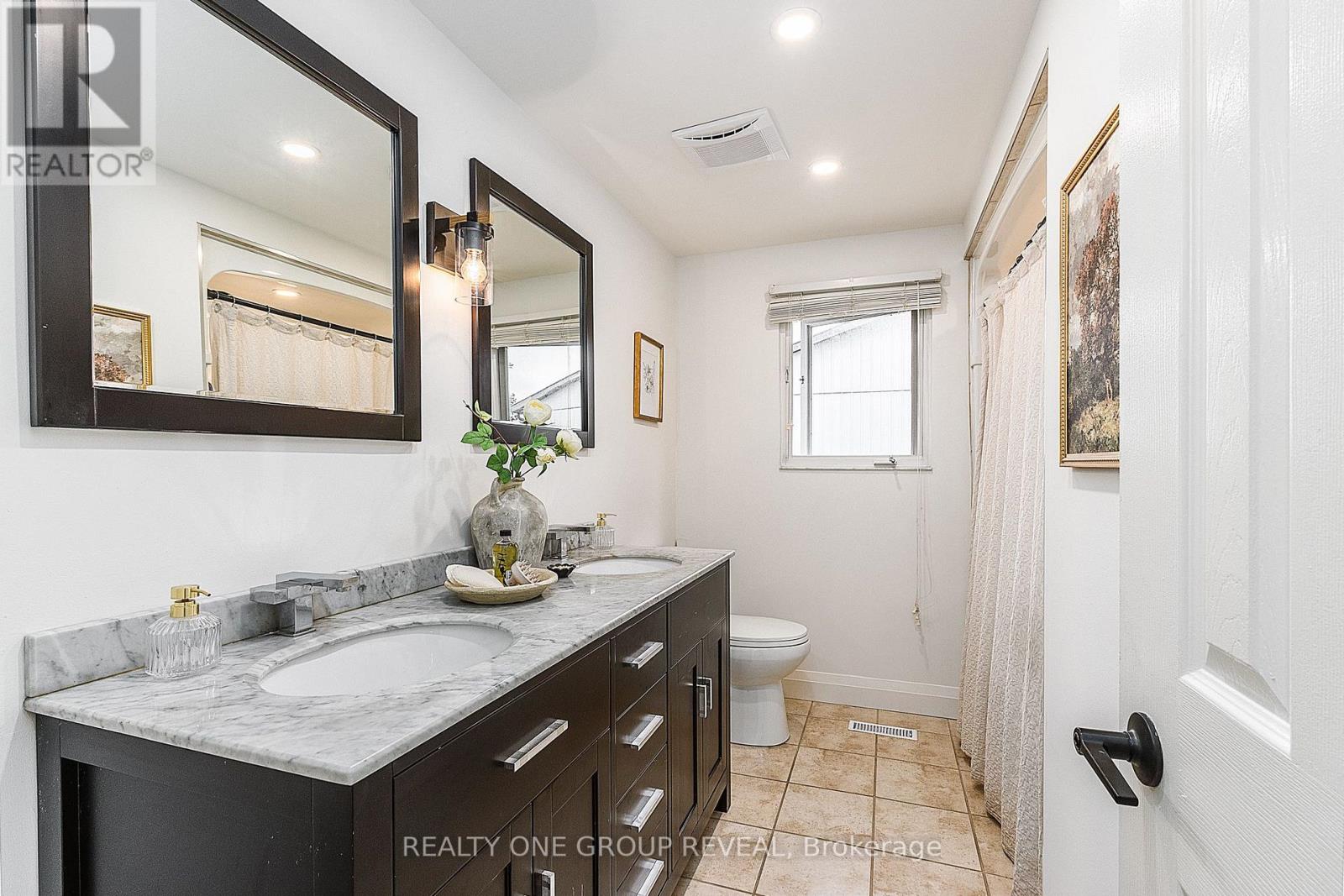 938 Harding Street, Whitby, ON photo 12