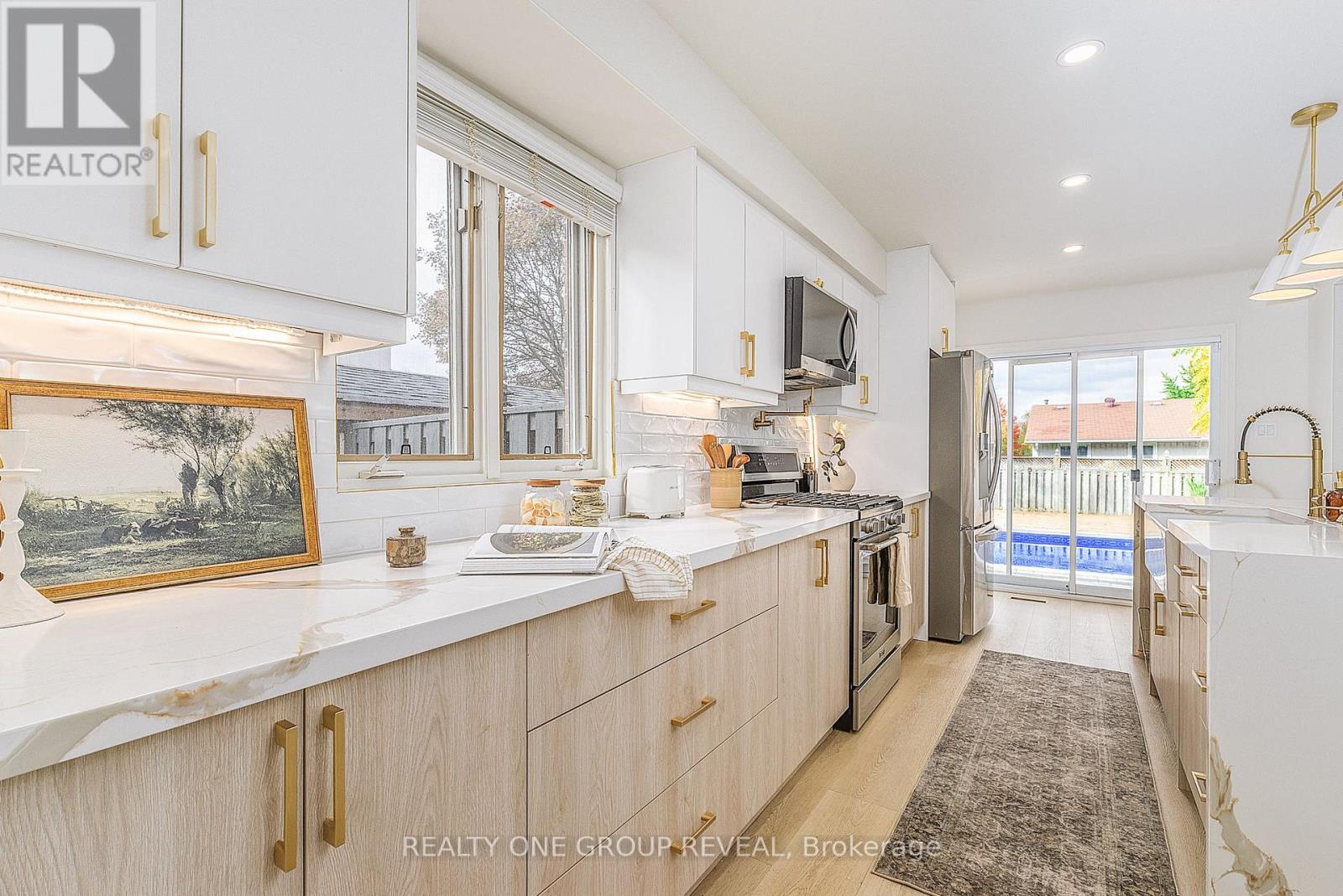 938 Harding Street, Whitby, ON photo 3