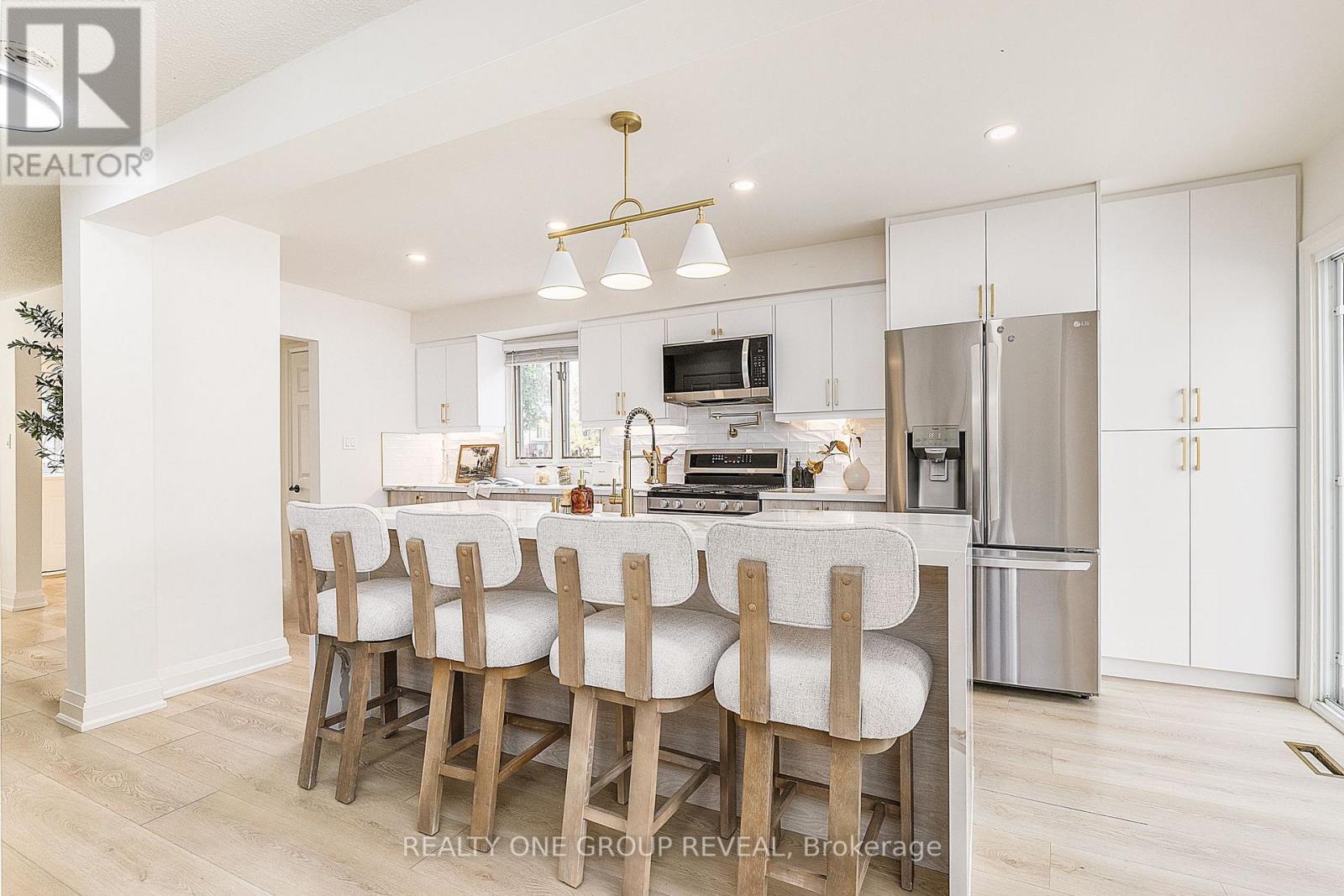938 Harding Street, Whitby, ON photo 5
