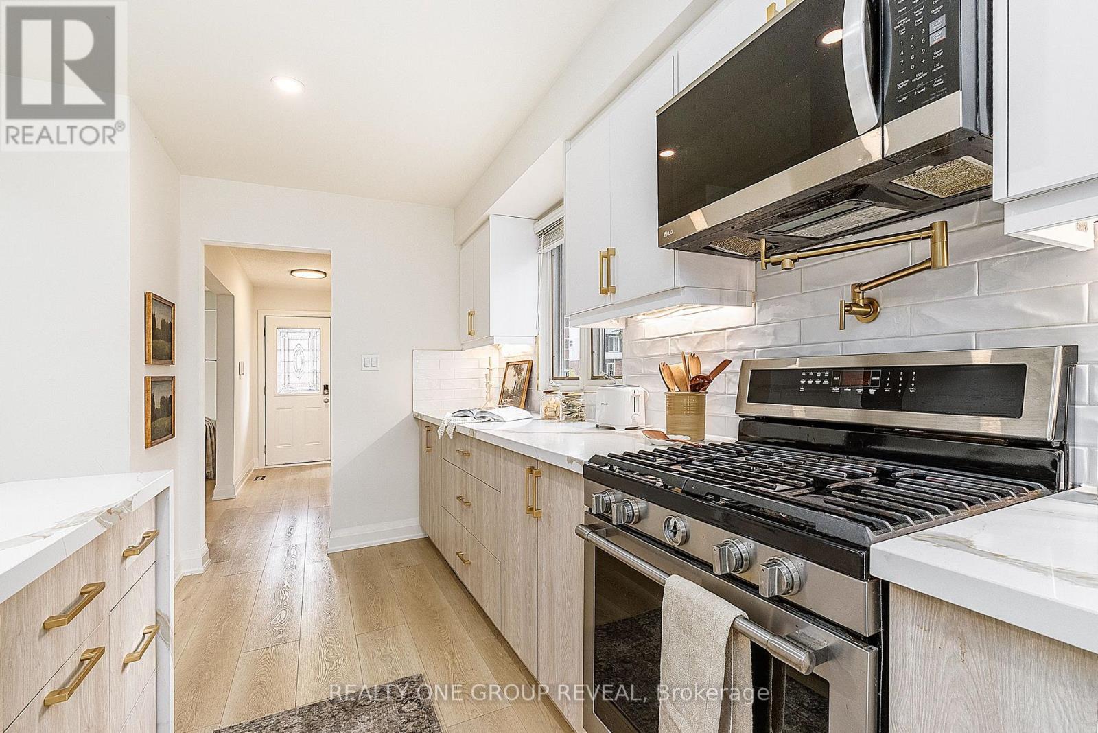 938 Harding Street, Whitby, ON photo 6