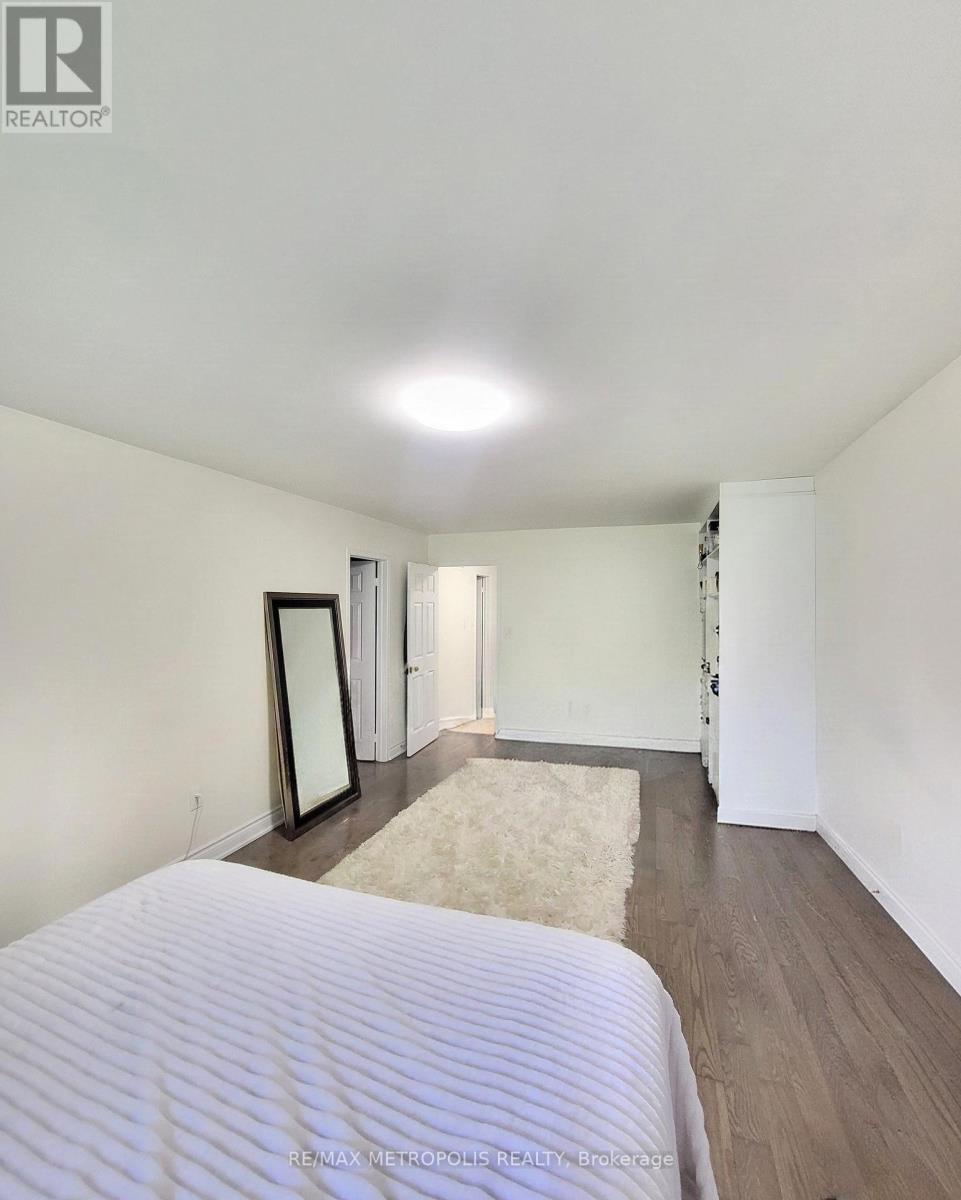 435 Middlefield Road — photo 11