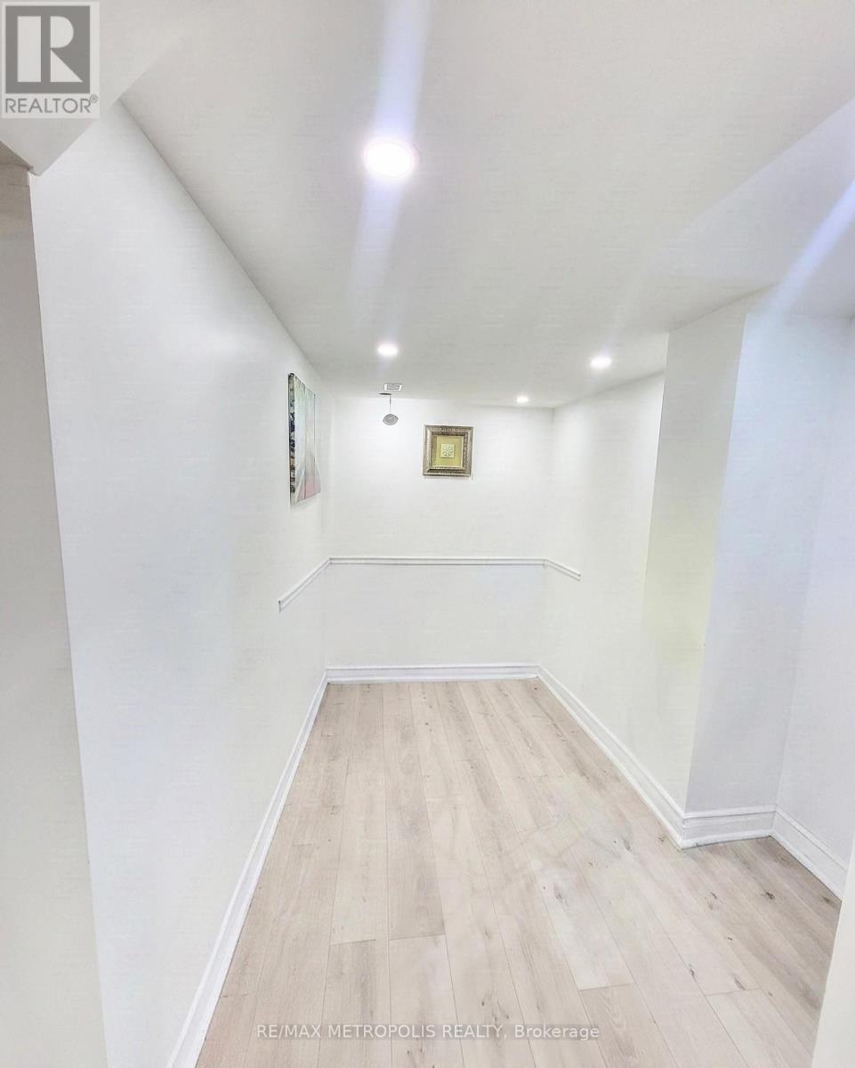 435 Middlefield Road — photo 21