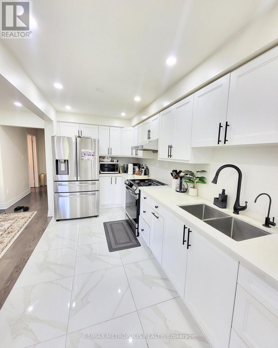 435 Middlefield Road — photo 4