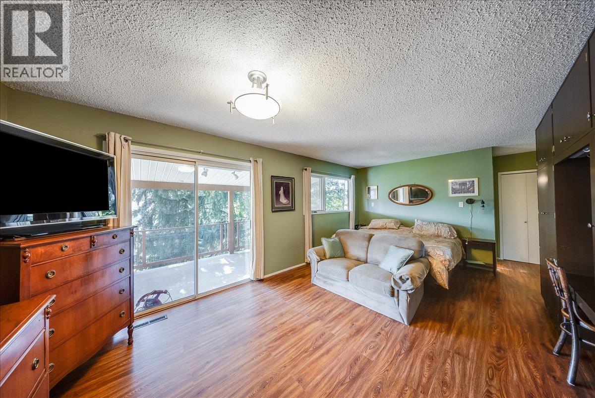 2603 Maple Crescent - 26