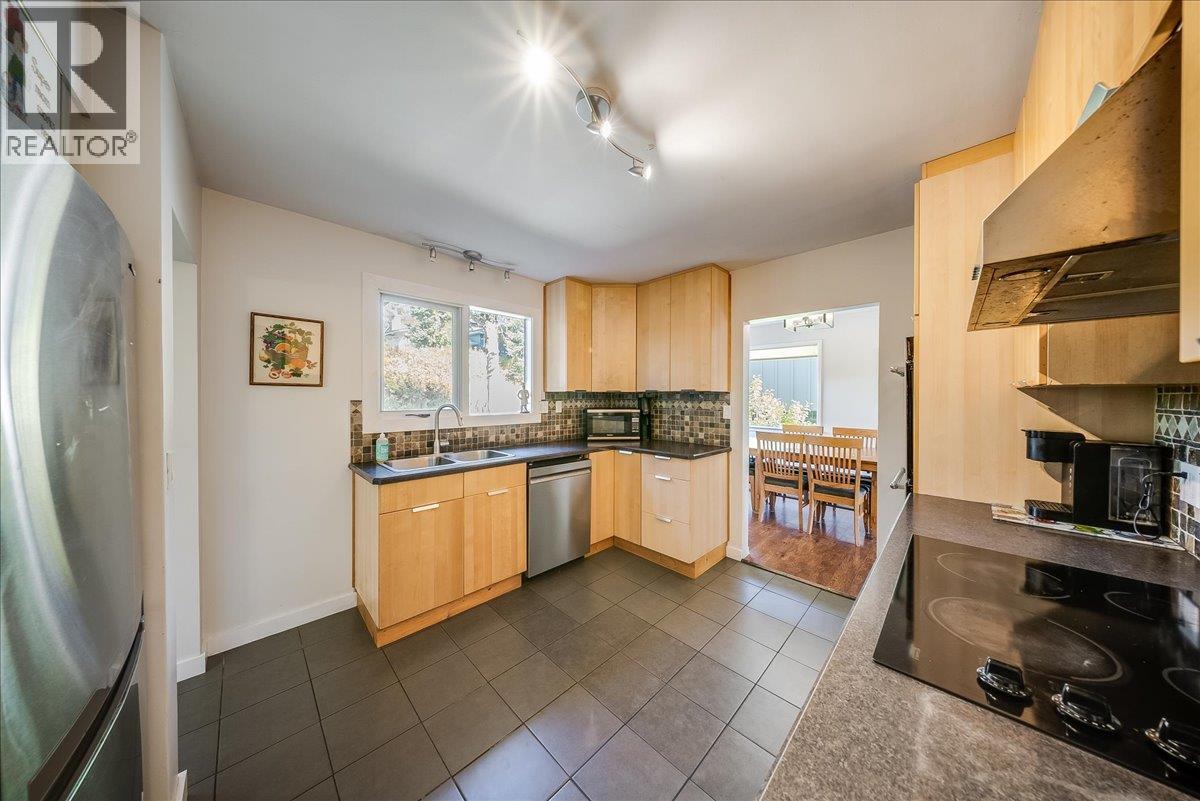 2603 Maple Crescent - 14