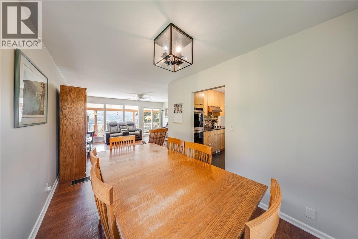2603 Maple Crescent - 16