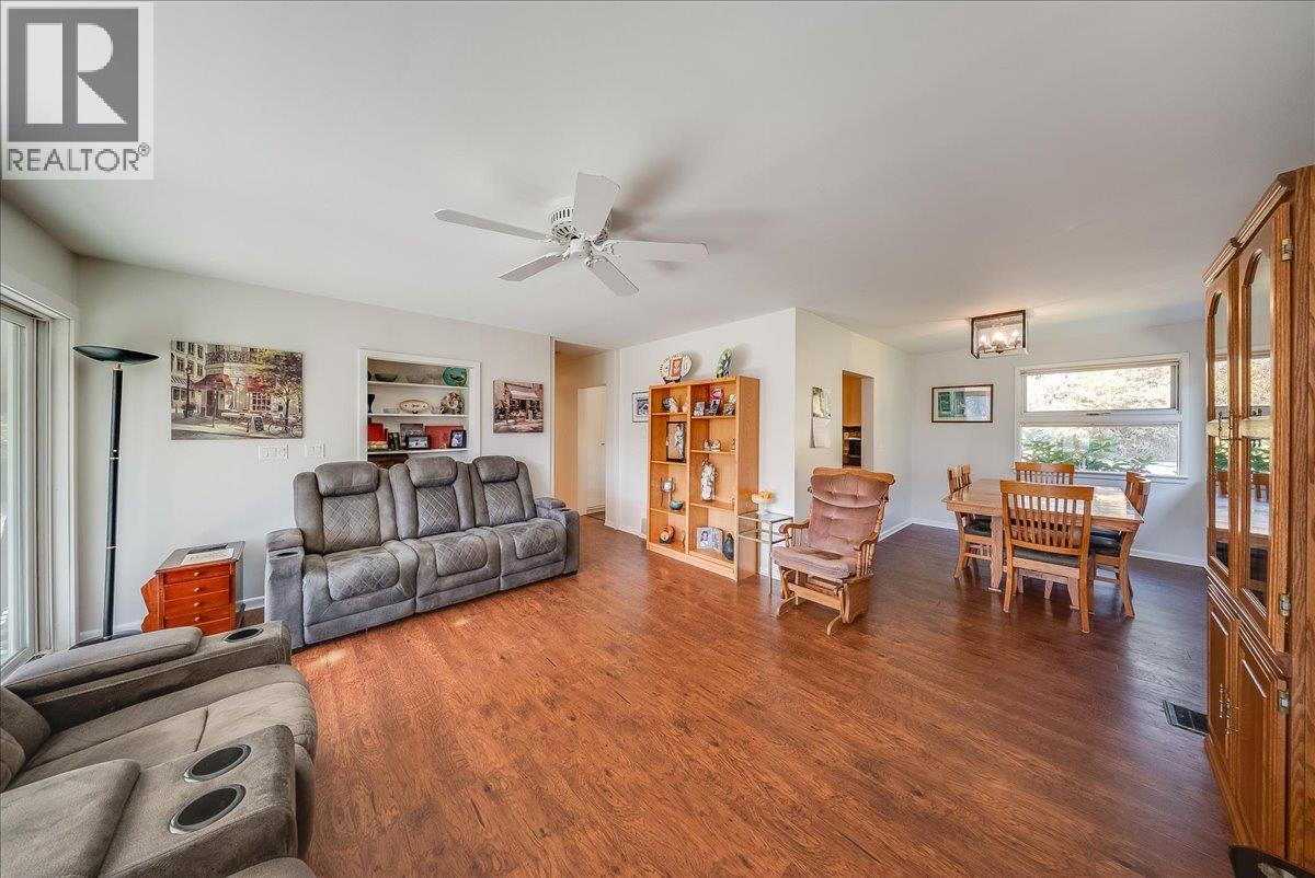 2603 Maple Crescent - 21