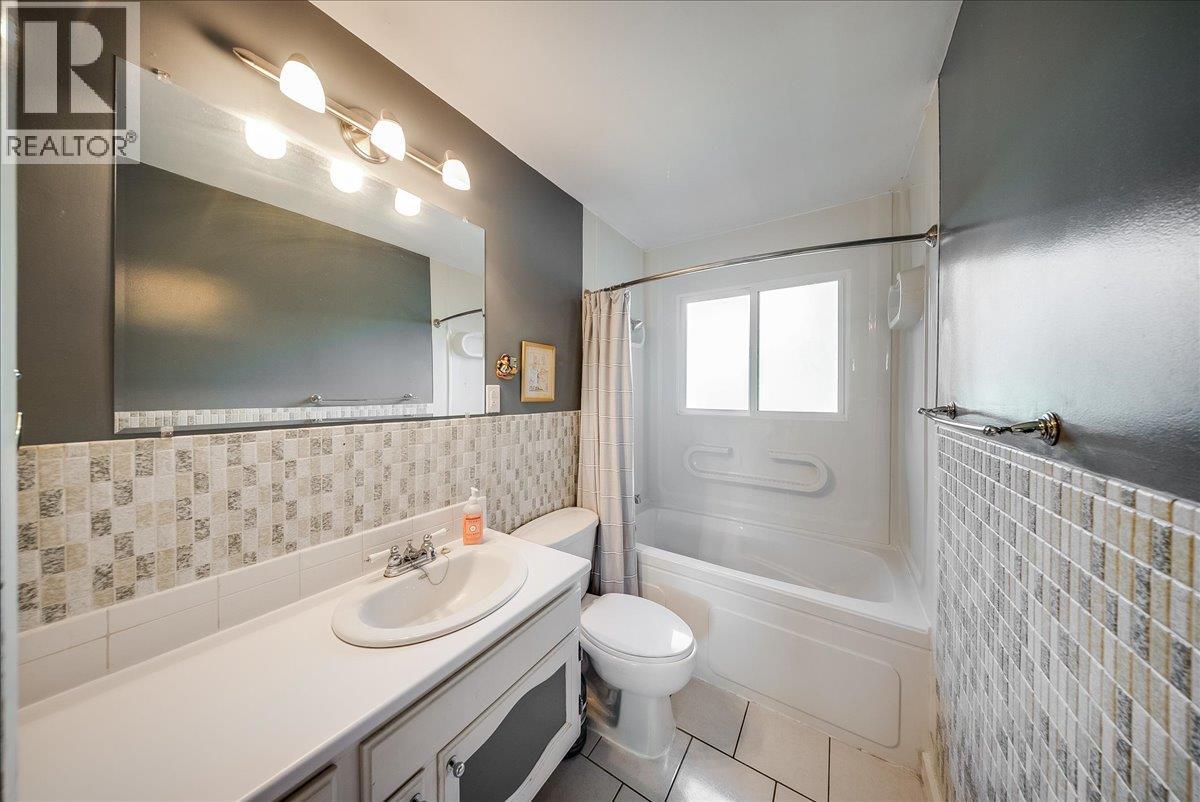 2603 Maple Crescent - 22