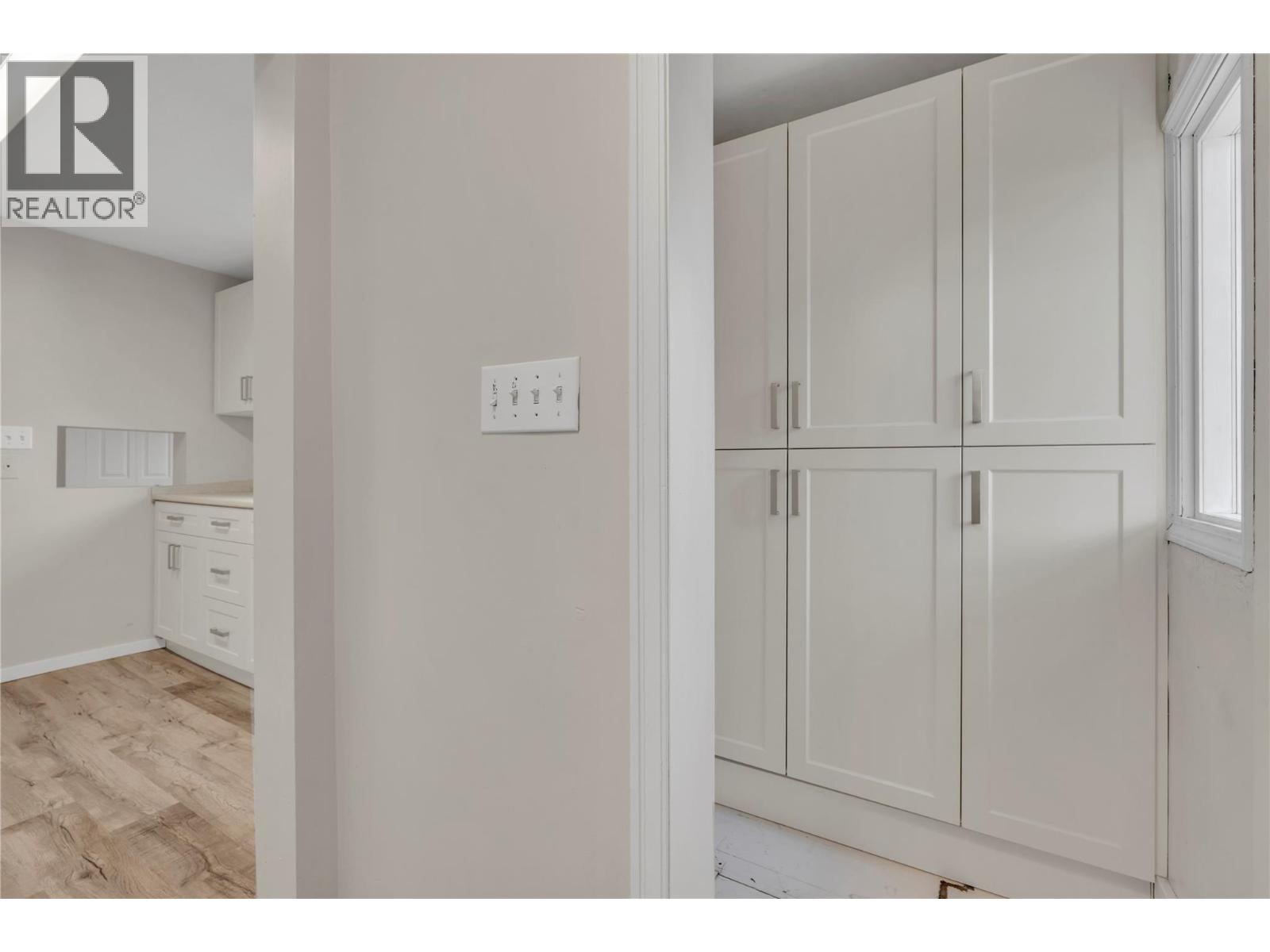  468 Wade Avenue West, Penticton