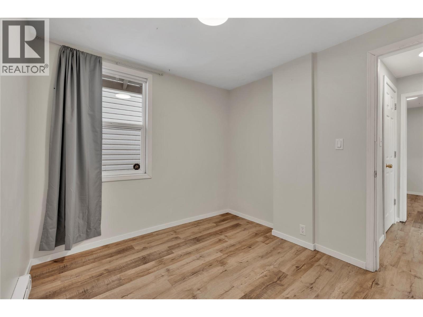  468 Wade Avenue West, Penticton