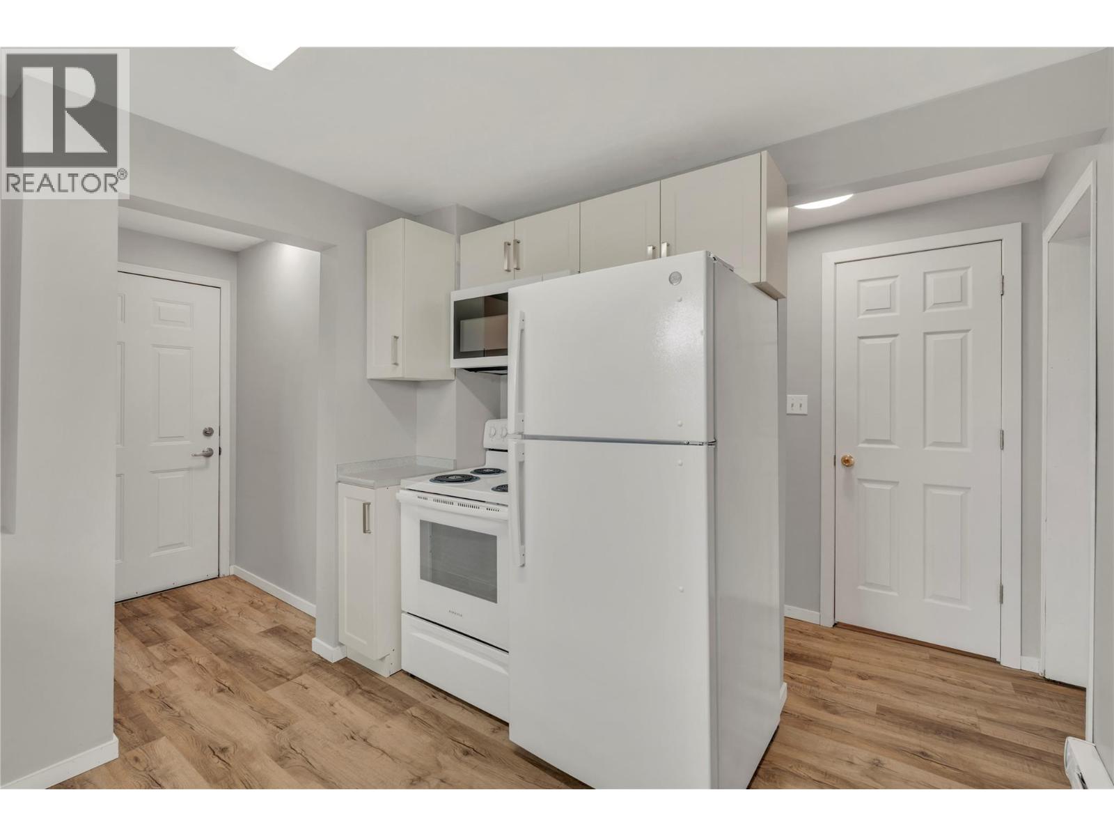  468 Wade Avenue West, Penticton