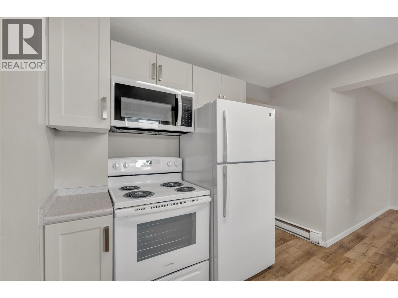  468 Wade Avenue West, Penticton
