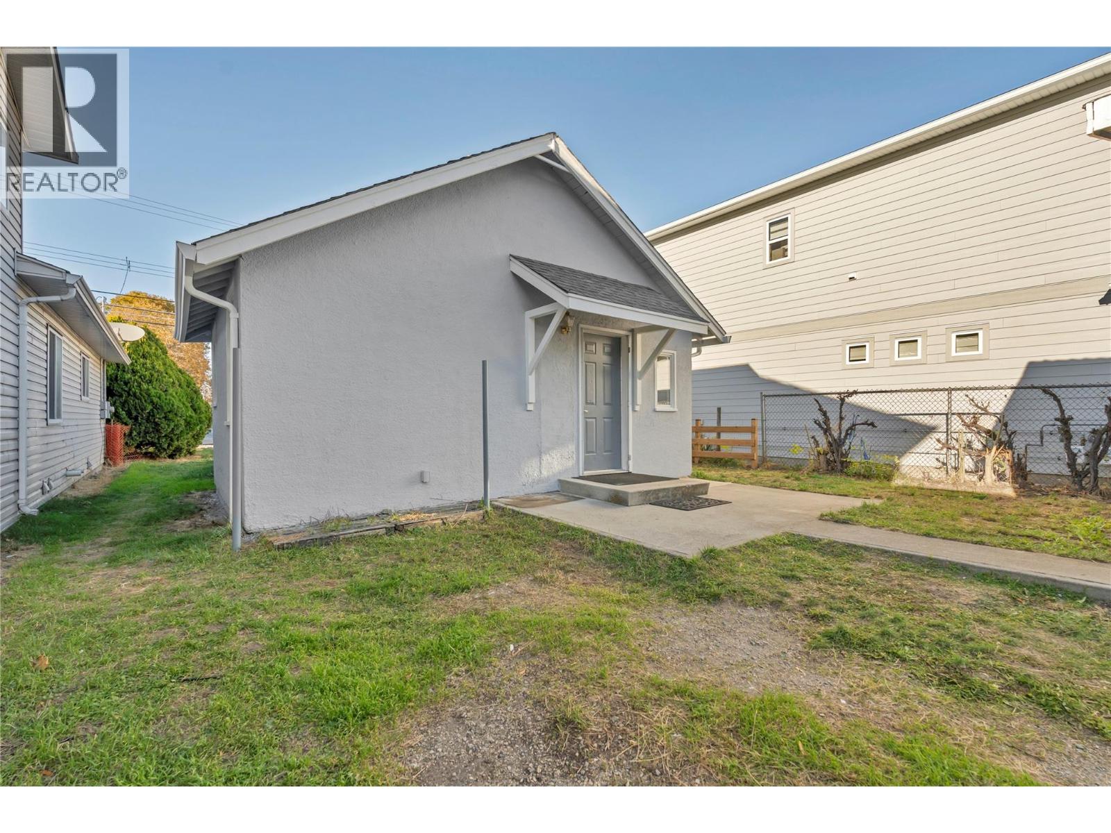 468 Wade Avenue W - 21