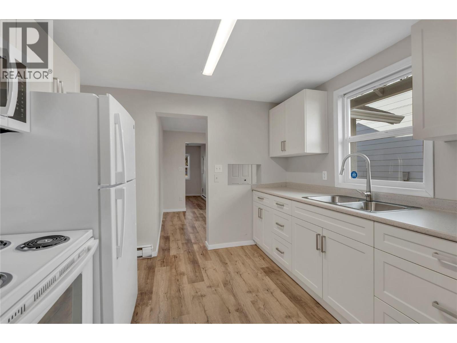 468 Wade Avenue W - 11