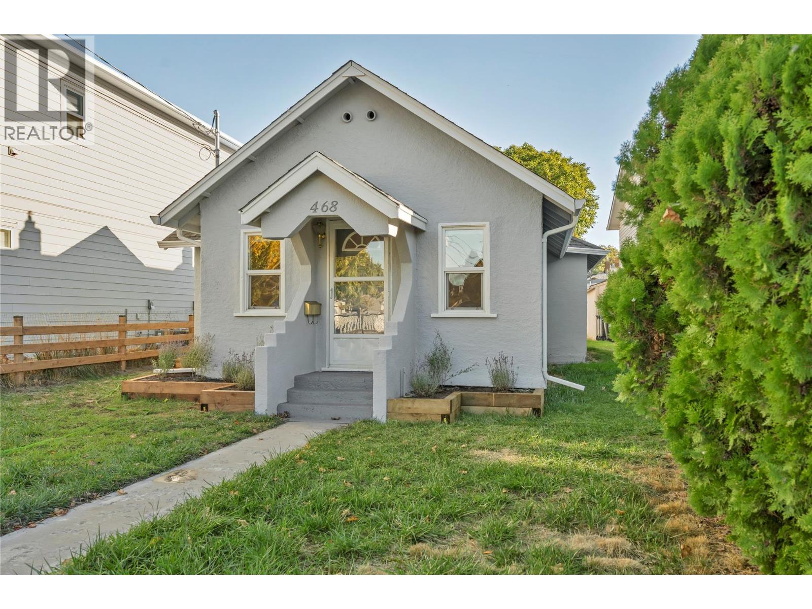  468 Wade Avenue West, Penticton