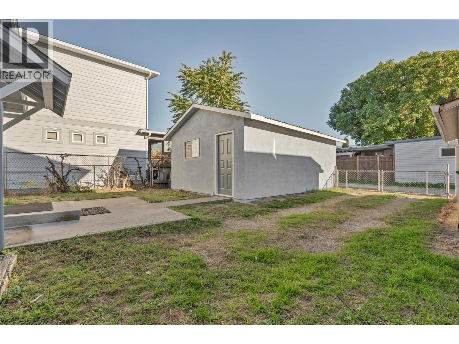  468 Wade Avenue West, Penticton