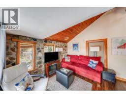 1653 Harasin Alley, Rossland, BC V0G1Y0 Photo 16