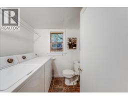 1653 Harasin Alley, Rossland, BC V0G1Y0 Photo 32