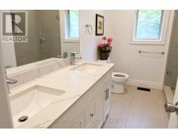 Bedroom 2 - 10934 Warden Avenue, Markham, ON L6C1N4 Photo 6