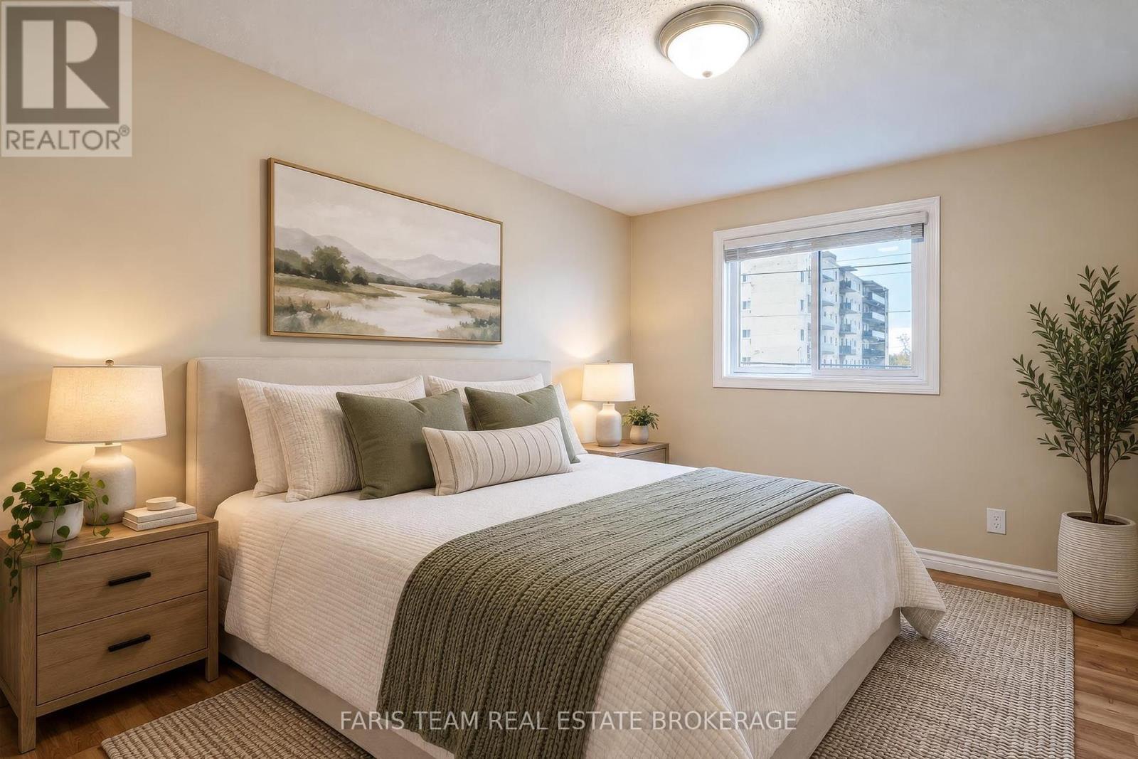 6- 261 Rose Street, Barrie, ON photo 10