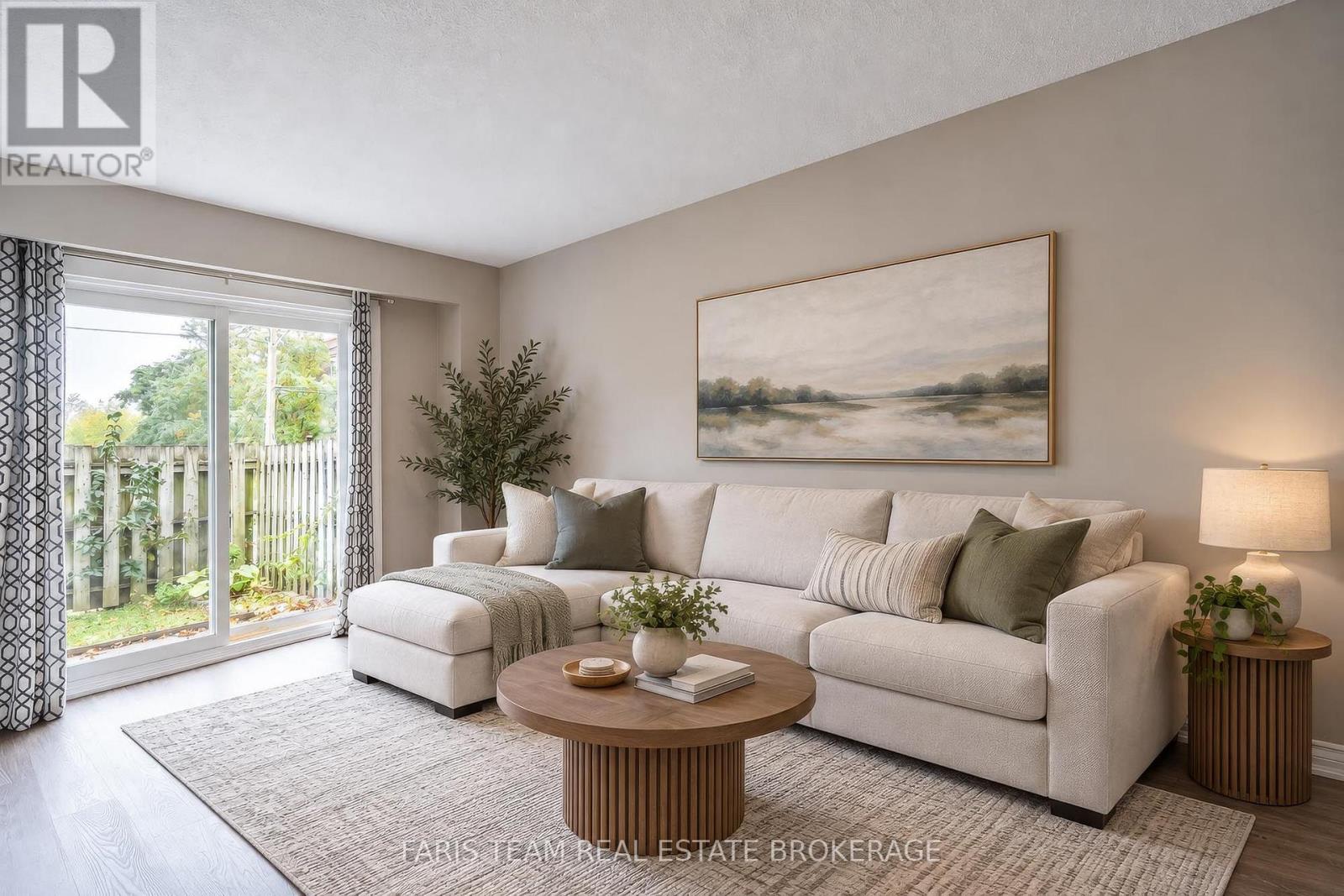 6- 261 Rose Street, Barrie, ON photo 8