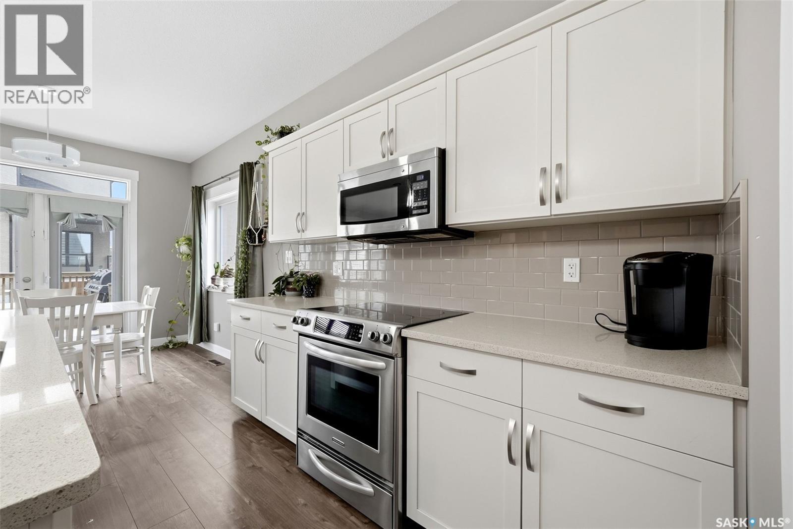 5213 Canuck CRESCENT - 11