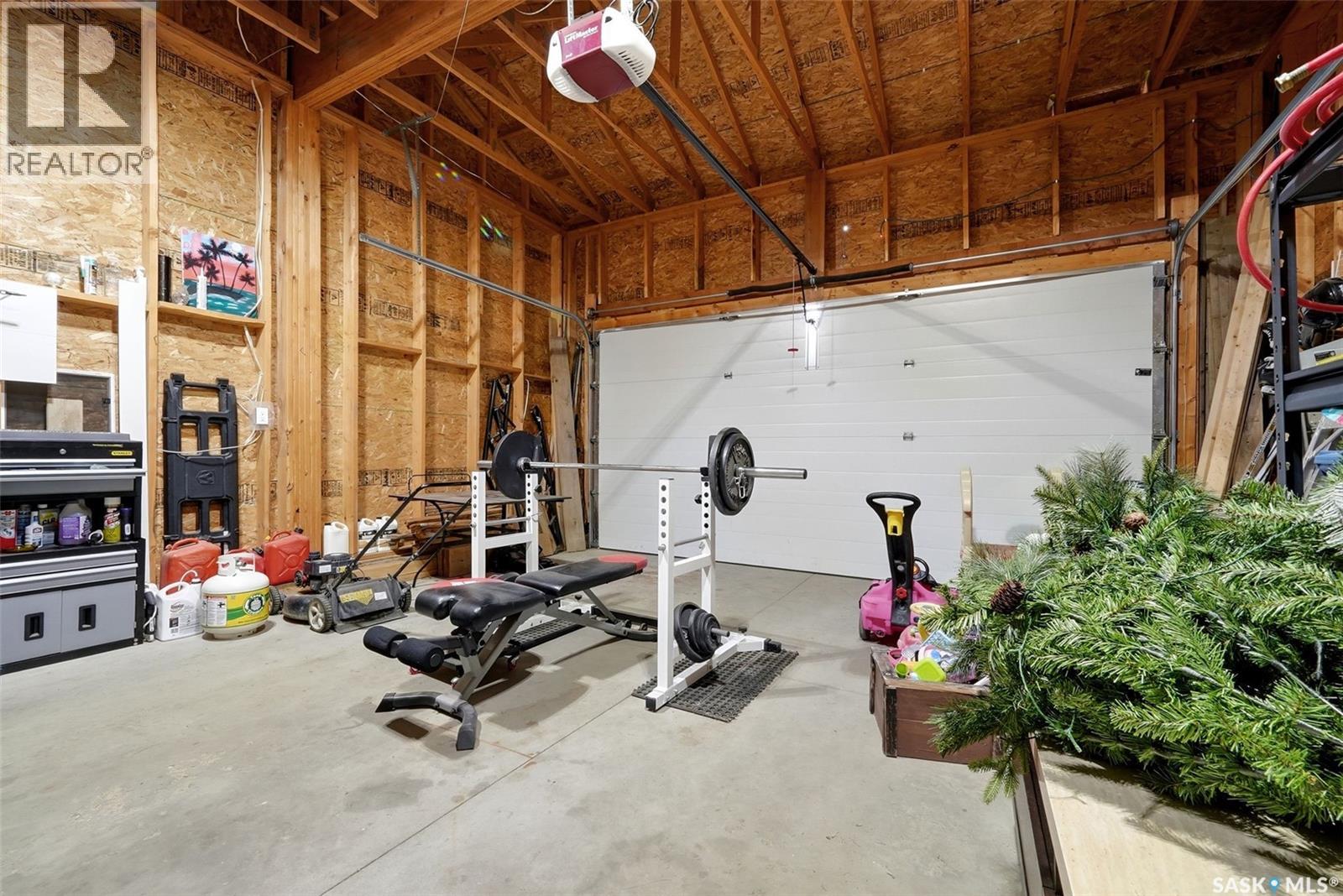 5213 Canuck CRESCENT - 32
