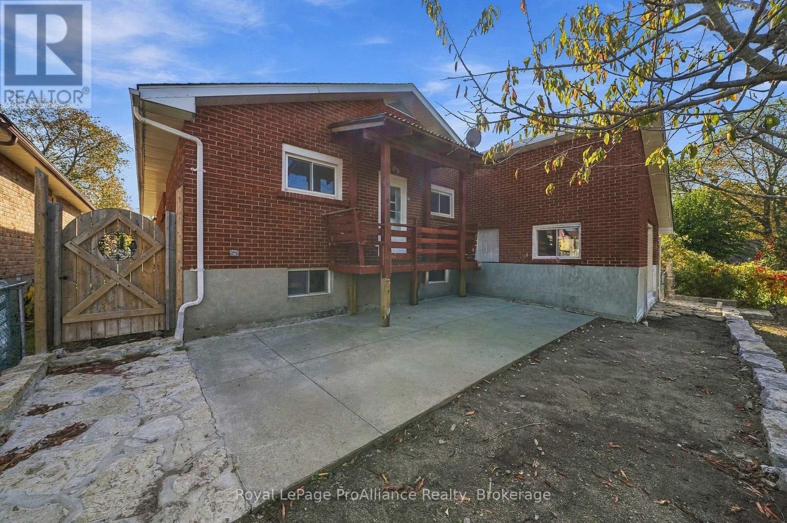 66 Tracey Street, Belleville, ON photo 32