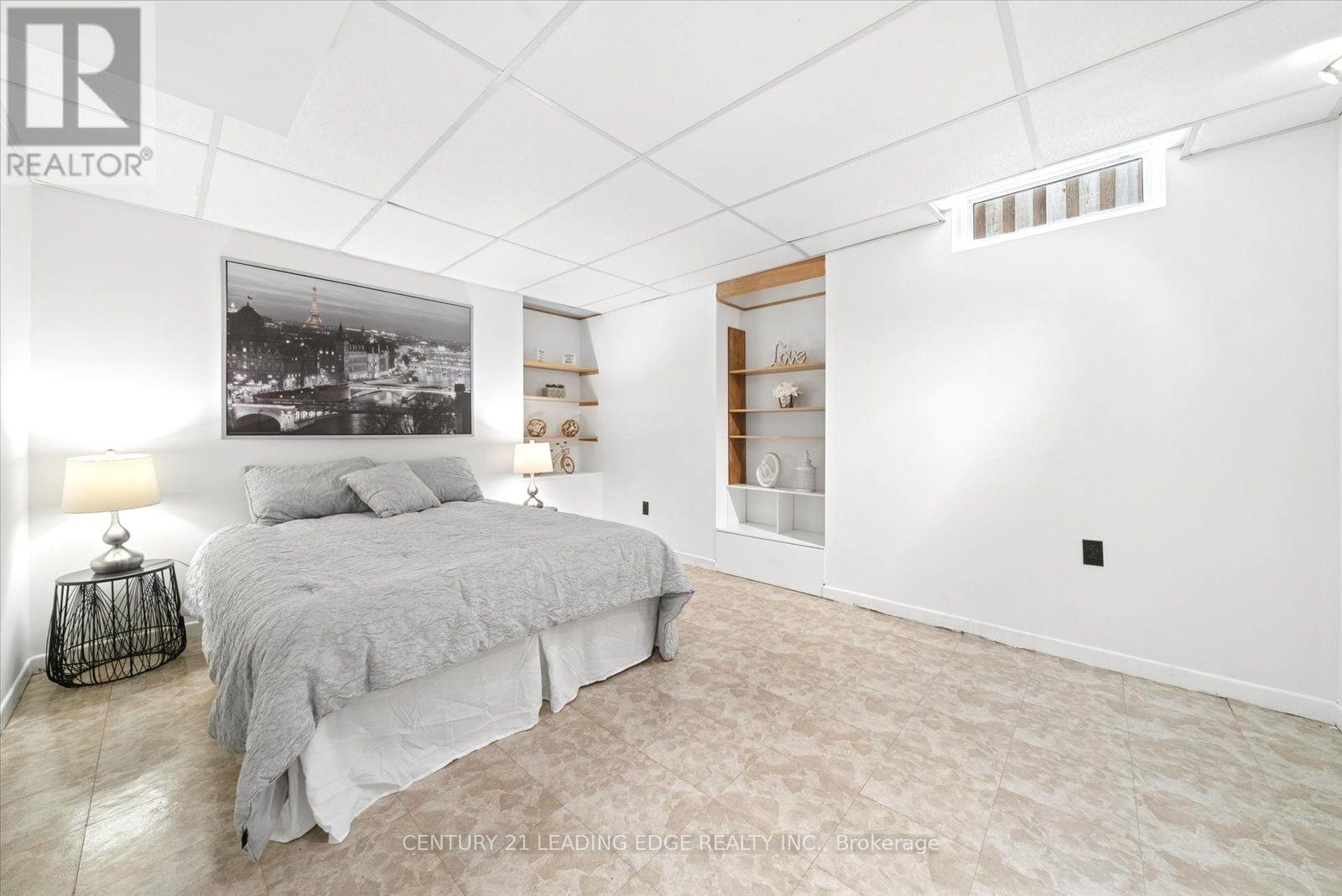 3074 TOURS ROAD - 44