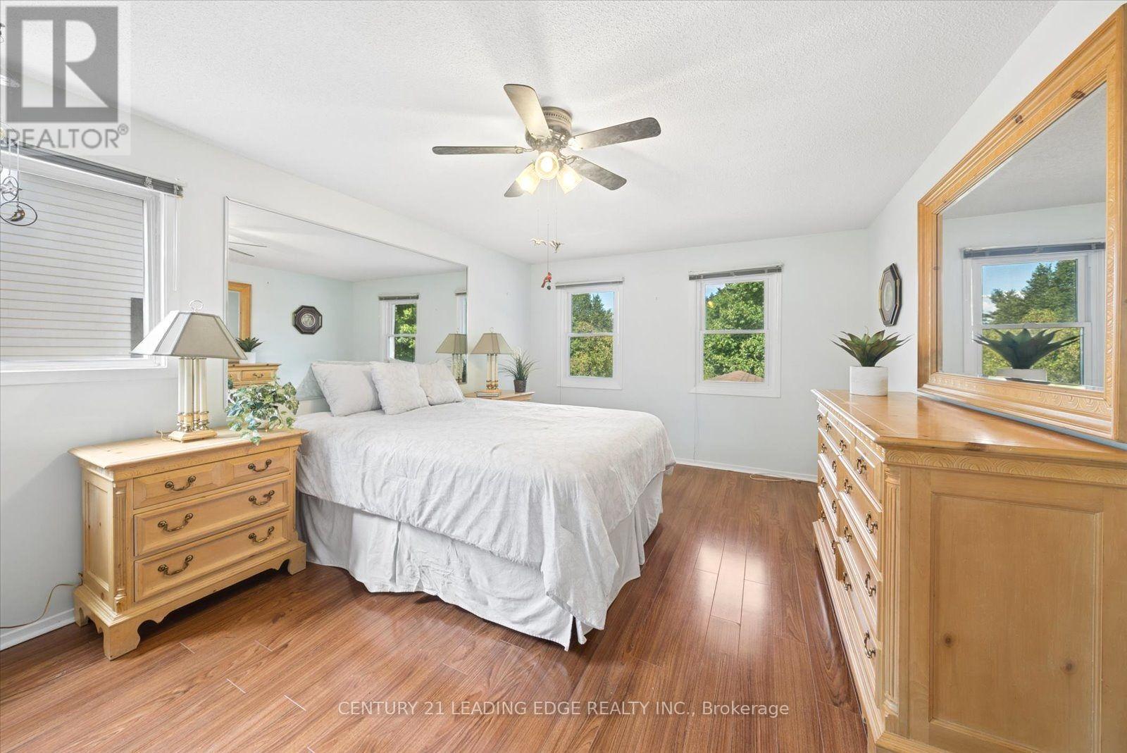 3074 TOURS ROAD - 31