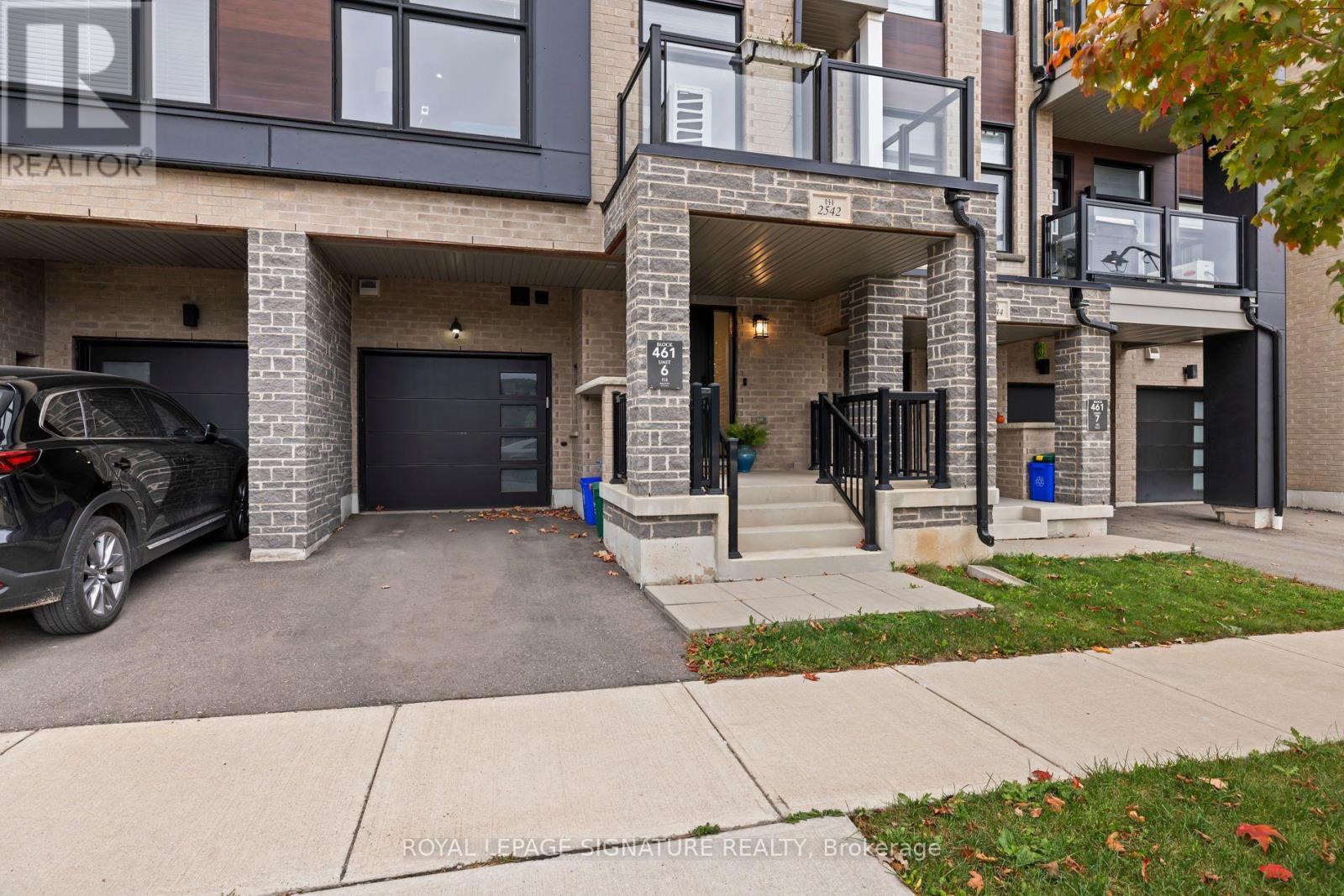 2542 Littlefield Crescent, Oakville, ON photo 2