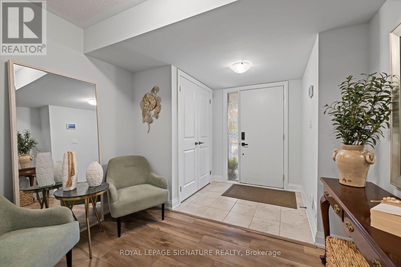2542 Littlefield Crescent, Oakville, ON photo 5