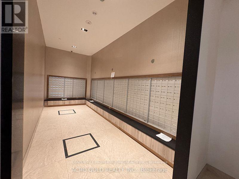 15 Watergarden Drive — photo 3