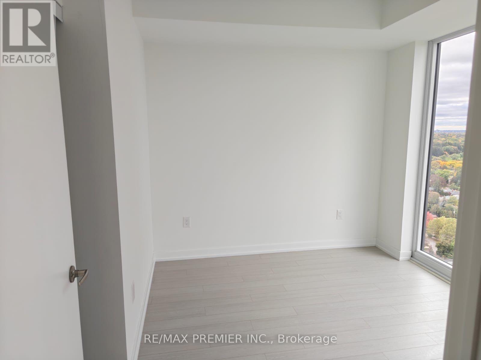 4010 Eglinton Avenue West — photo 10