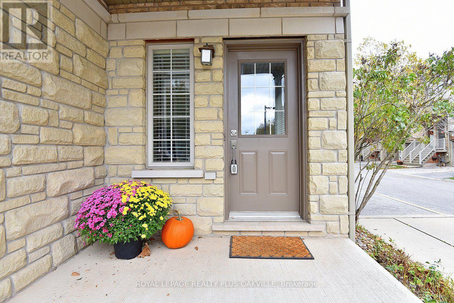621 Budgeon Common — photo 4