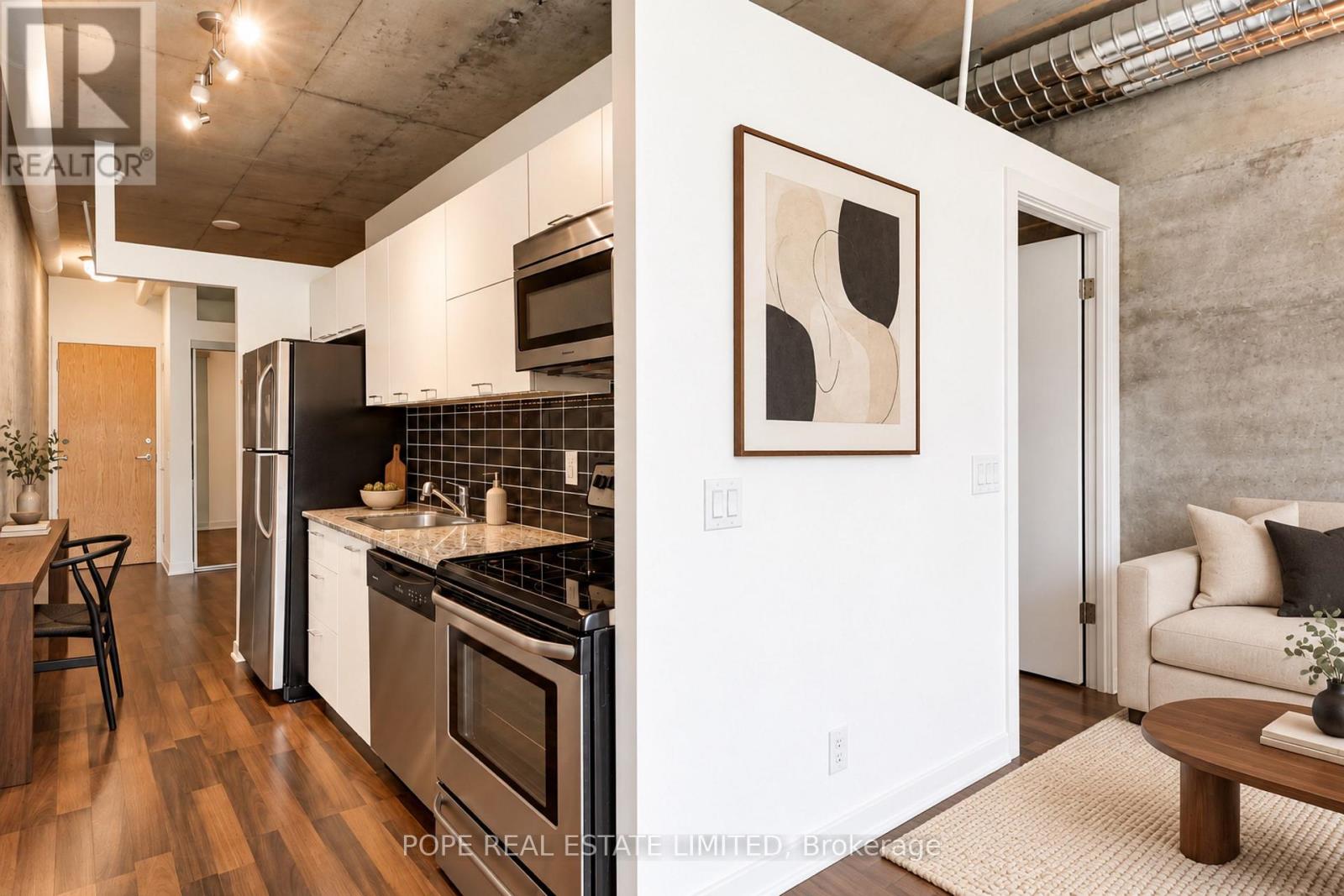 38 Joe Shuster Way — photo 10