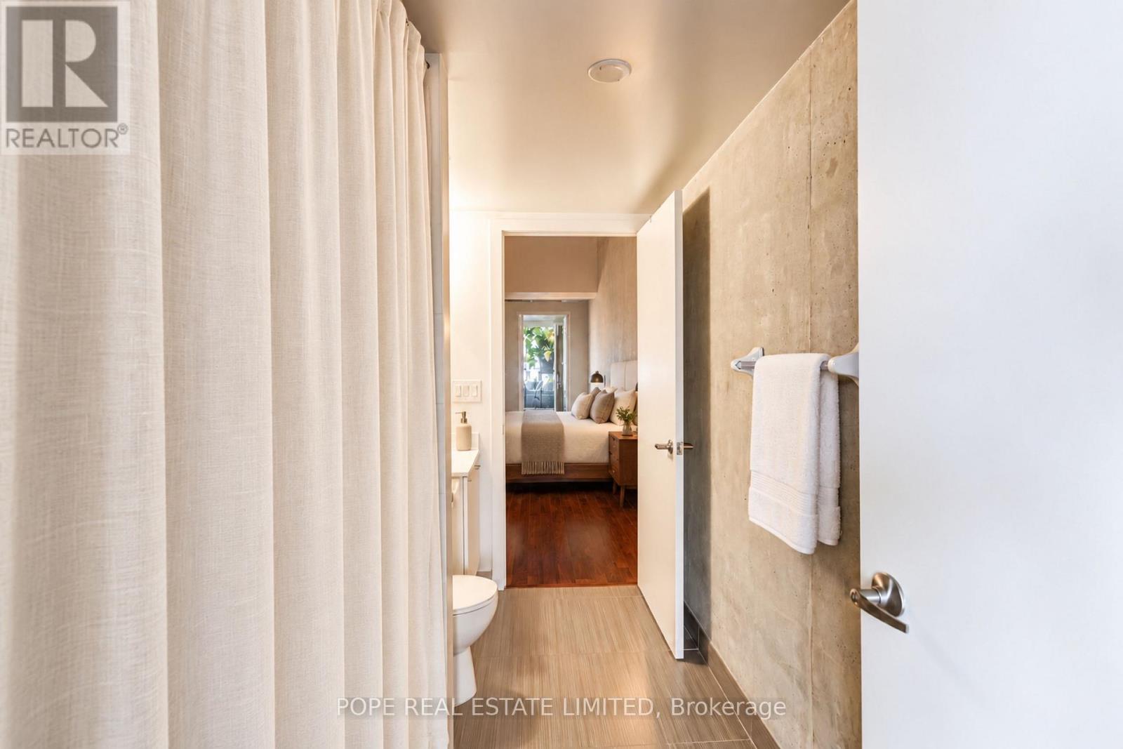 38 Joe Shuster Way — photo 14