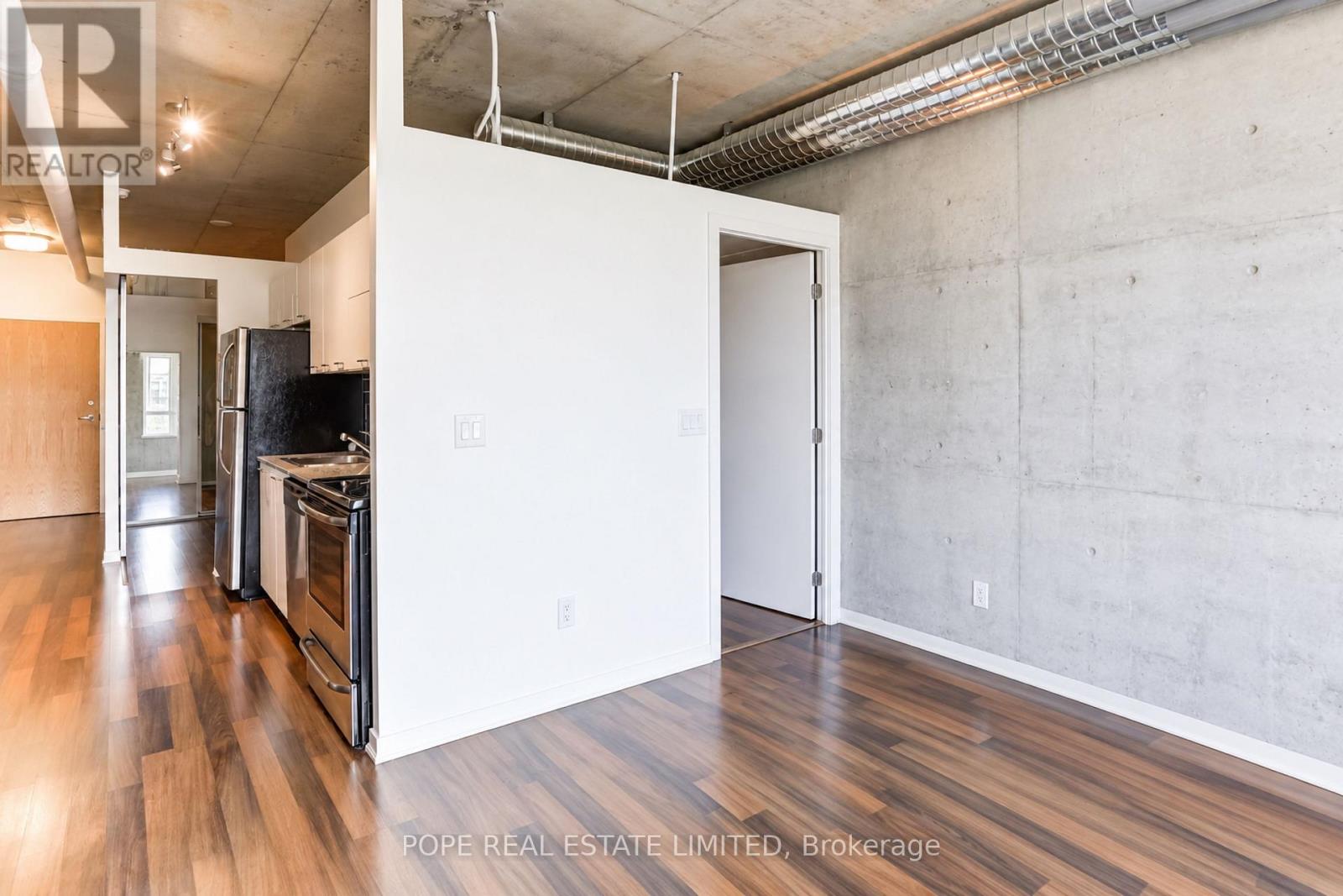 38 Joe Shuster Way — photo 22