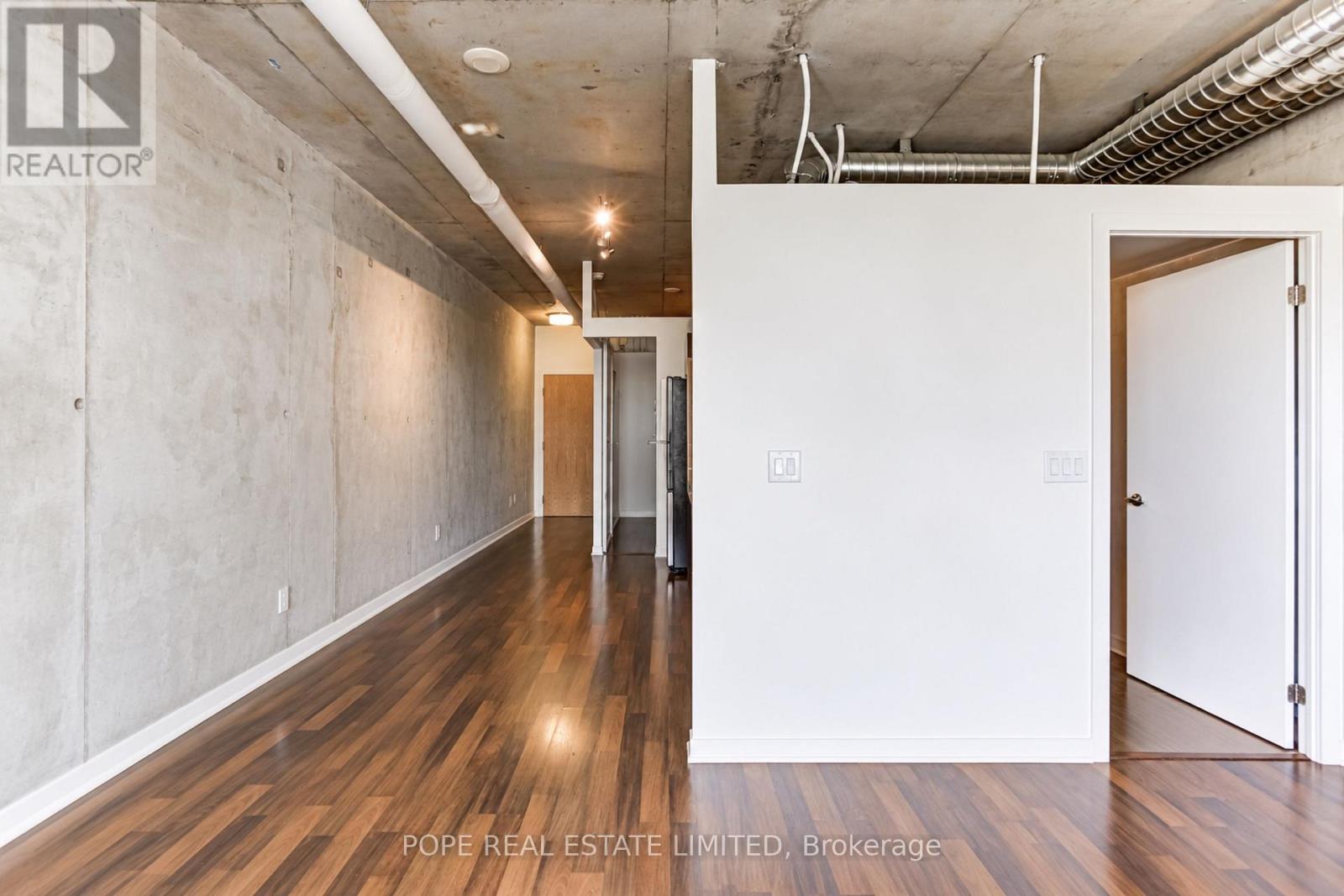 38 Joe Shuster Way — photo 23