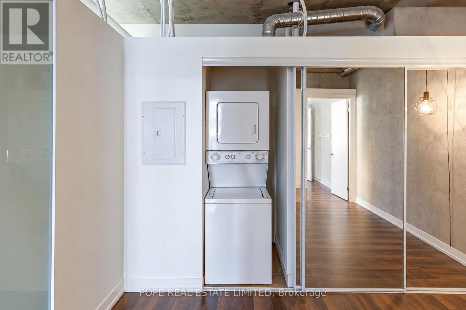 38 Joe Shuster Way — photo 27